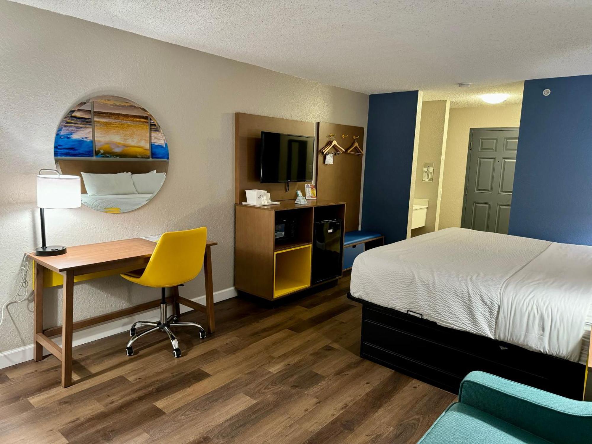 Days Inn By Wyndham Sarasota I-75 Vamo Exterior photo