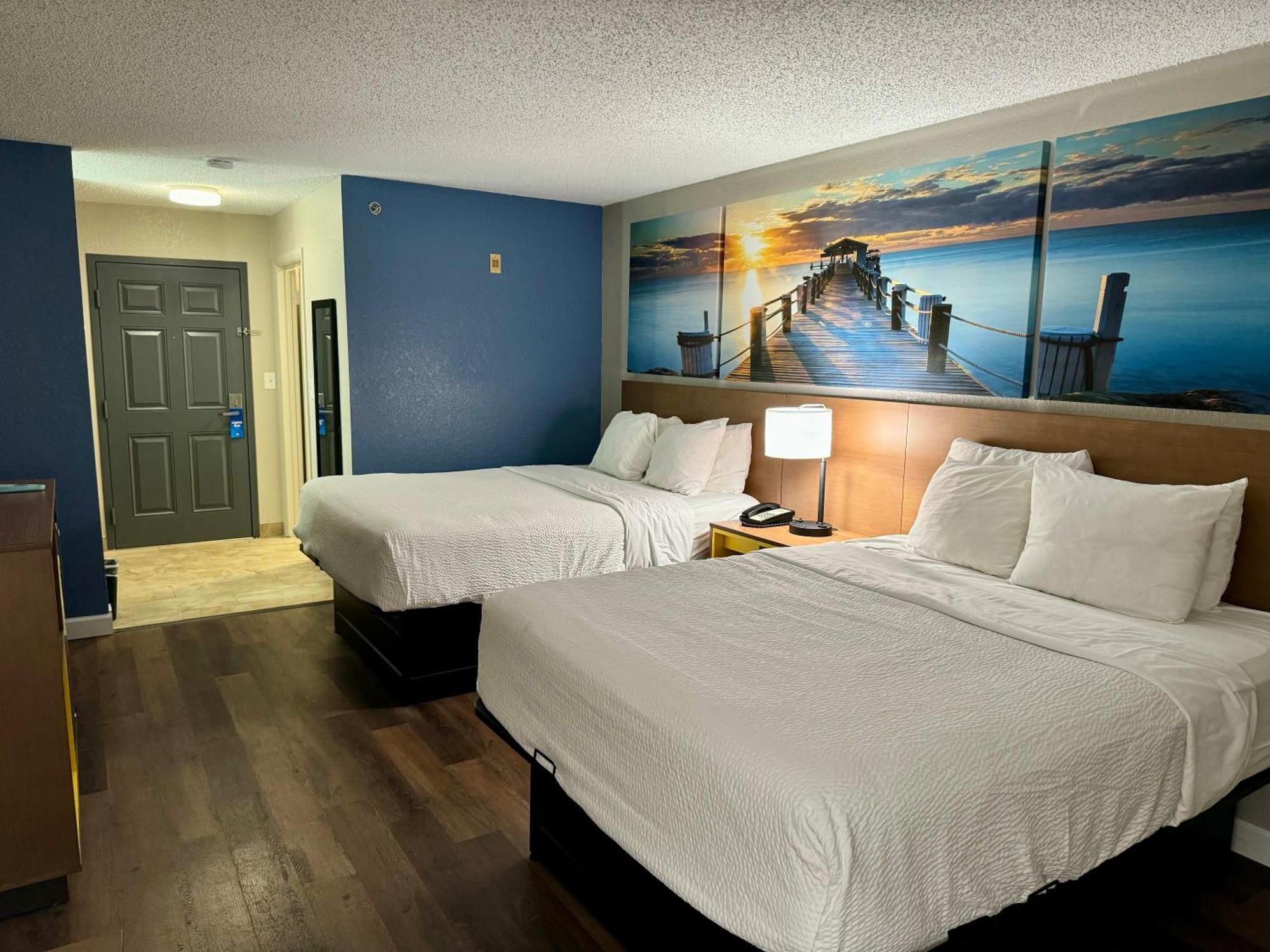 Days Inn By Wyndham Sarasota I-75 Vamo Exterior photo