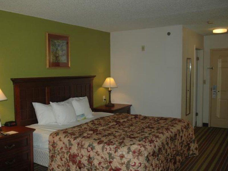 Days Inn By Wyndham Sarasota I-75 Vamo Exterior photo