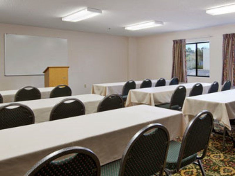 Days Inn By Wyndham Sarasota I-75 Vamo Exterior photo