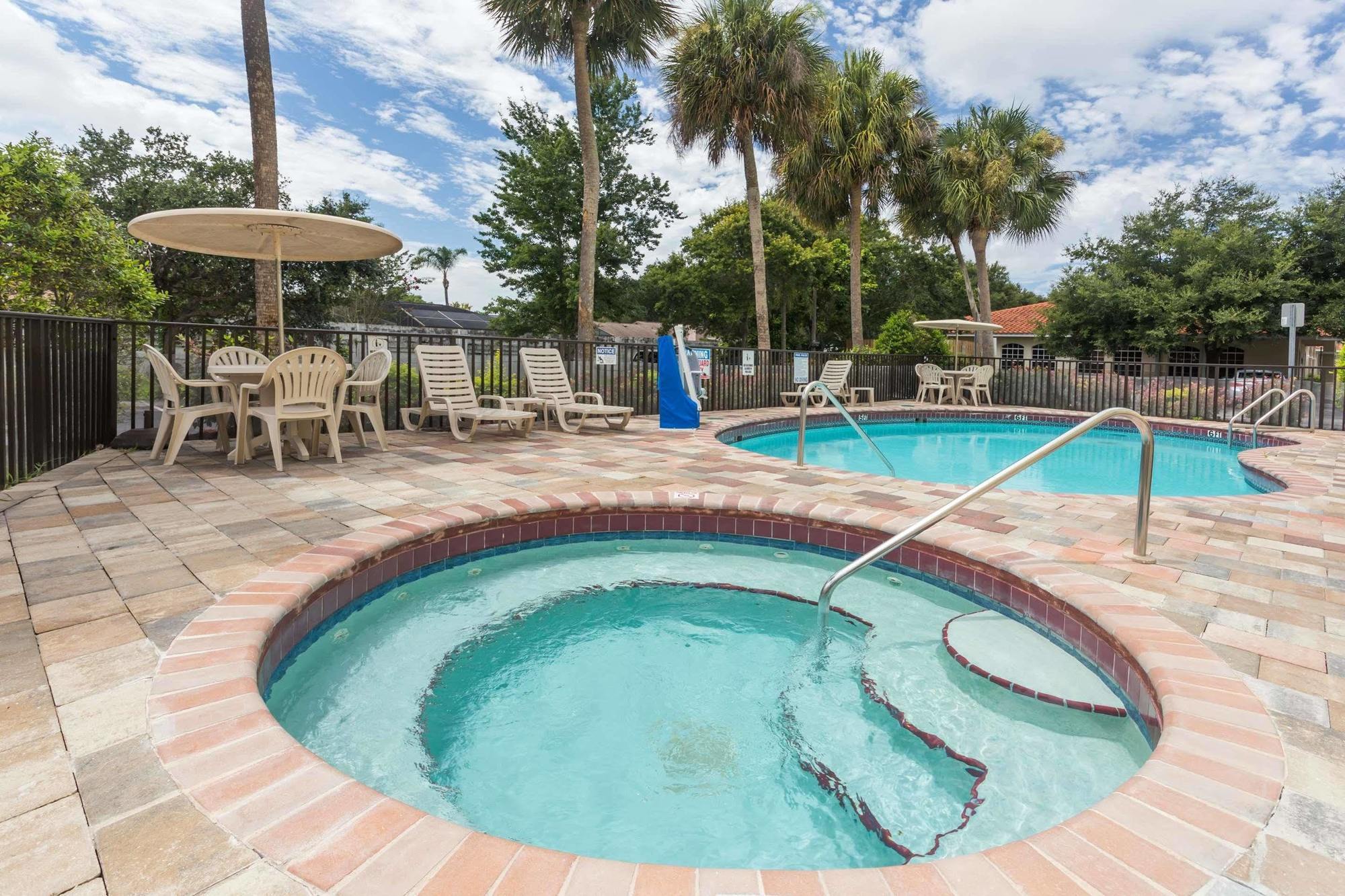 Days Inn By Wyndham Sarasota I-75 Vamo Exterior photo